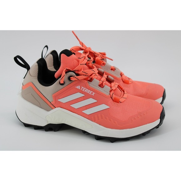 Adidas Womens Terrex Swift R3 GTX  Size 6 Peach New - Picture 1 of 7